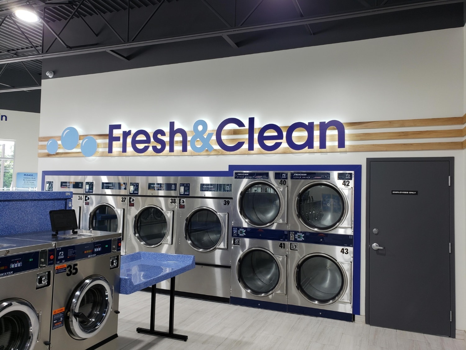 Choose Commercial Coin Operated Washer and Dryer for Your Laundromat